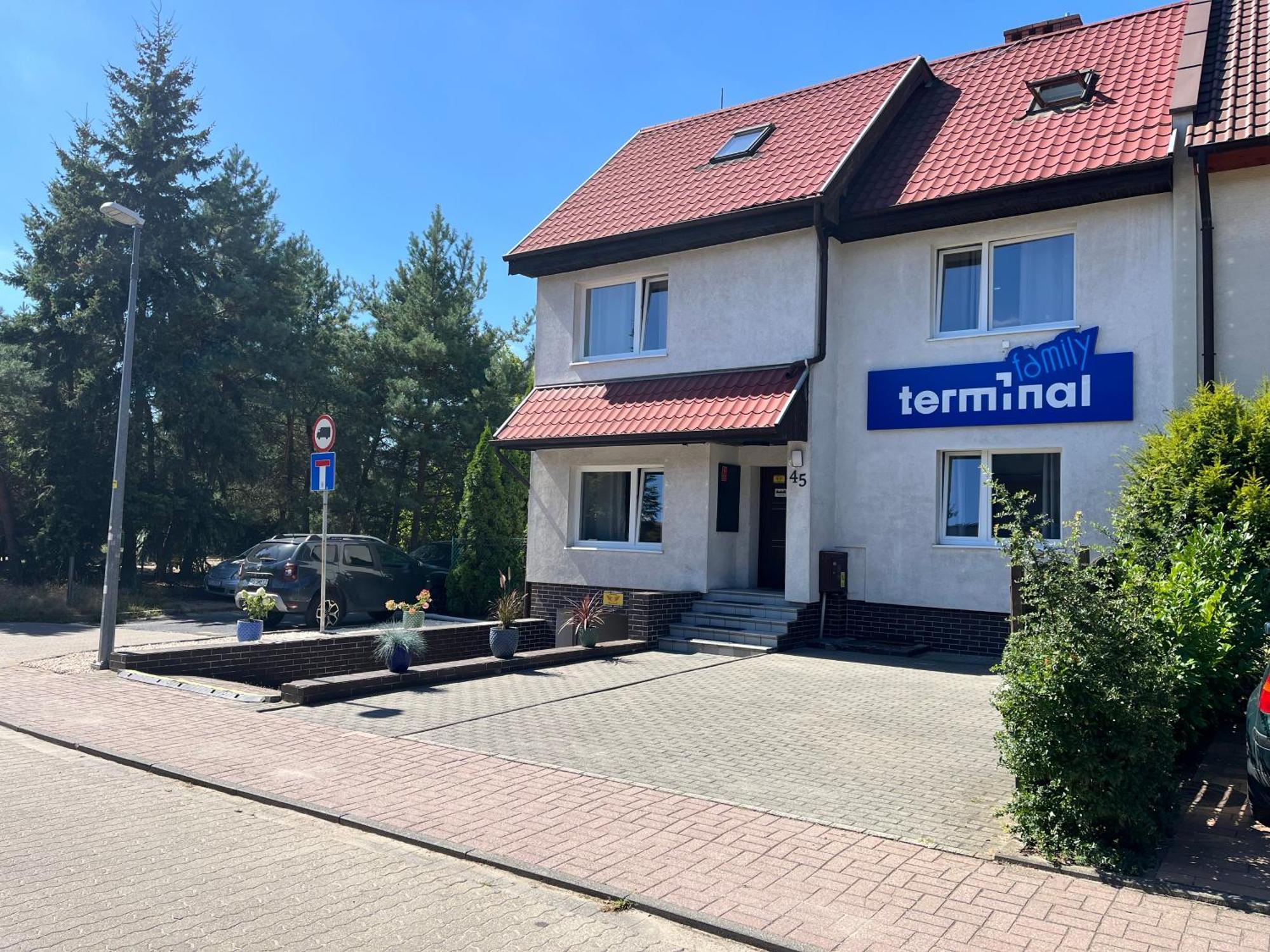 Terminal Family Airport Vandrerhjem Poznań Eksteriør bilde